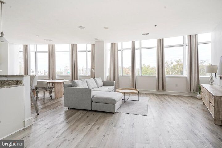 Property Photo:  201 N 8th Street 59 402  PA 19106 