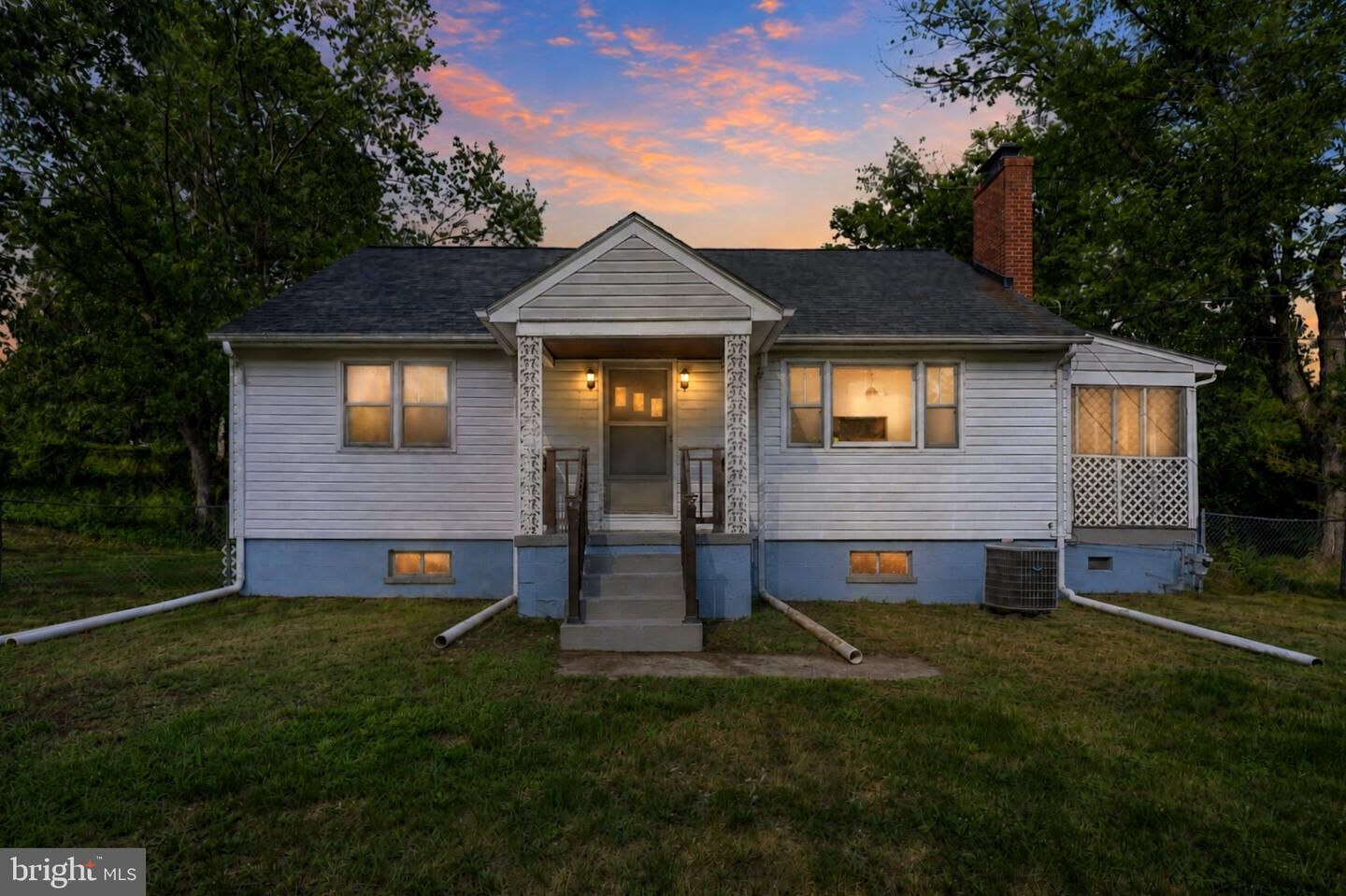 Property Photo:  17331 Tripoli Boulevard  VA 22026 
