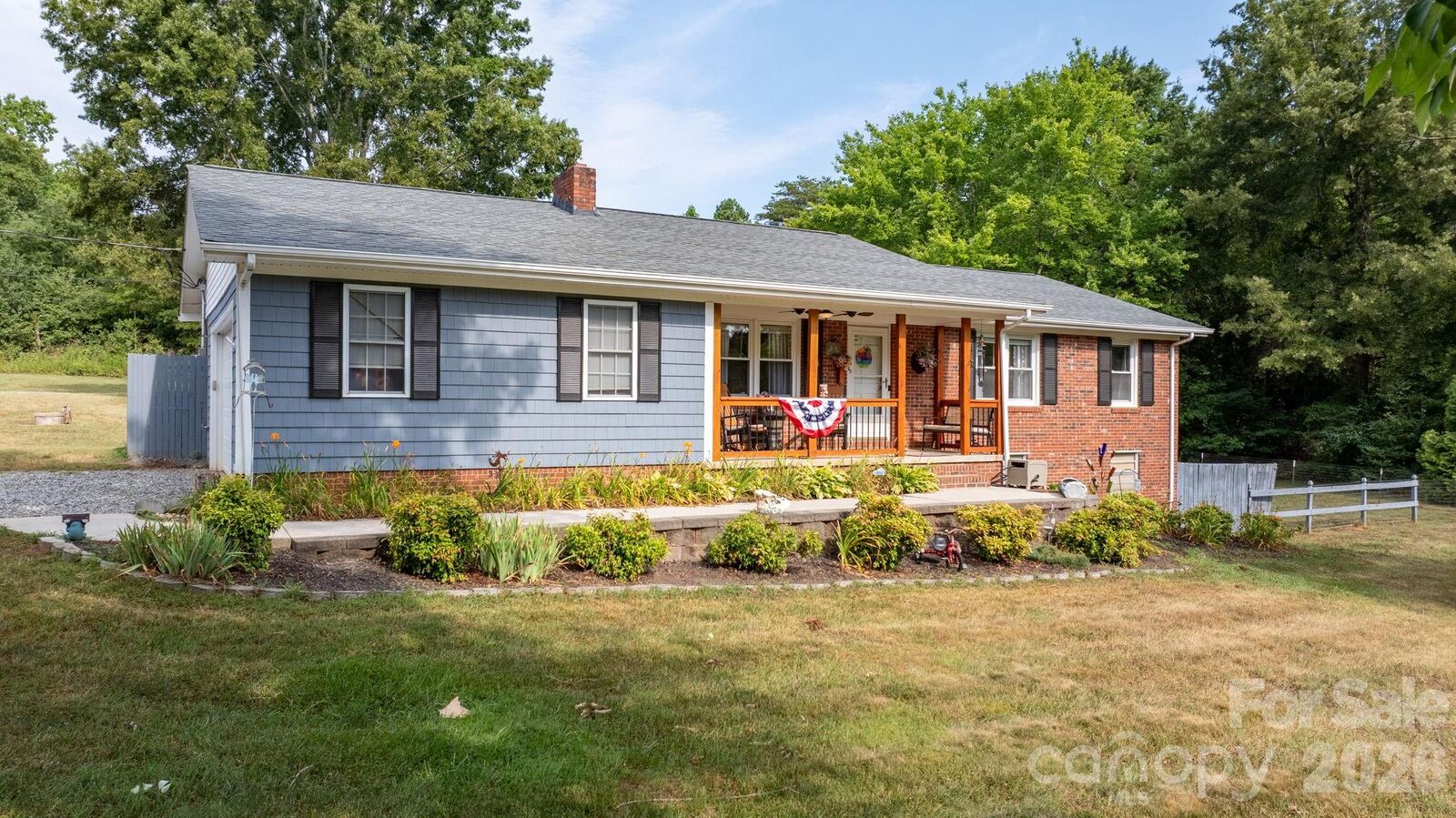 Property Photo: 121 Blackhawk Drive NC 28150