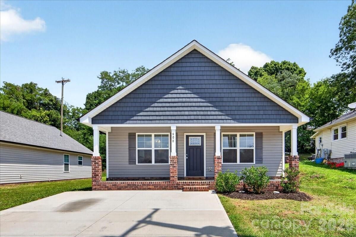 Property Photo:  608 Ben Avenue  NC 28081 