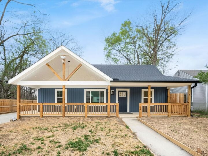Property Photo: 3050 Woodland Avenue OH 43224