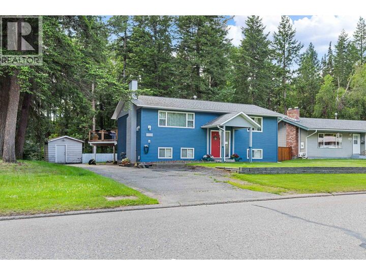 Property Photo:  1601 Pearson Avenue  BC V2L 4K7 