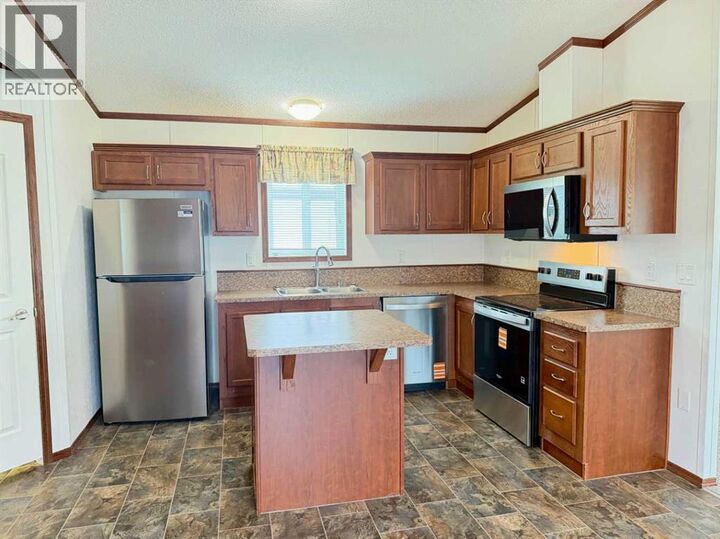 Property Photo:  9905 103 Avenue  AB T0H 0W0 