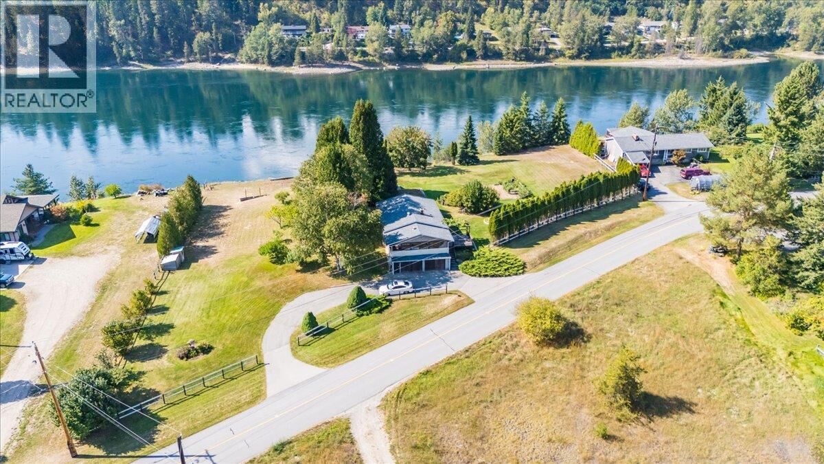 Property Photo: 807 Waterloo Road BC V1N 4K8