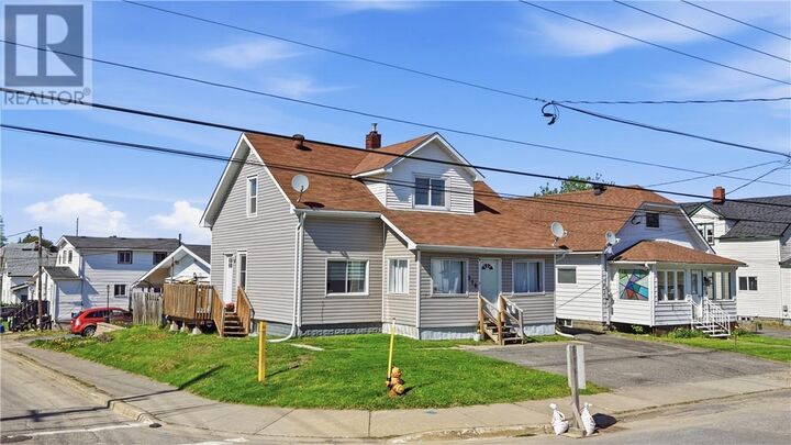 Property Photo: 216 Bond Street ON P3C 2T5