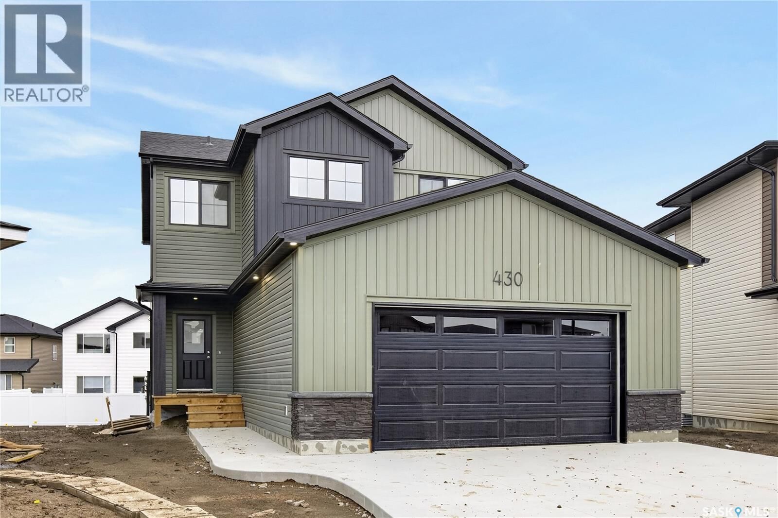 Property Photo: 430 Cockcroft Place SK S7V 1Y9
