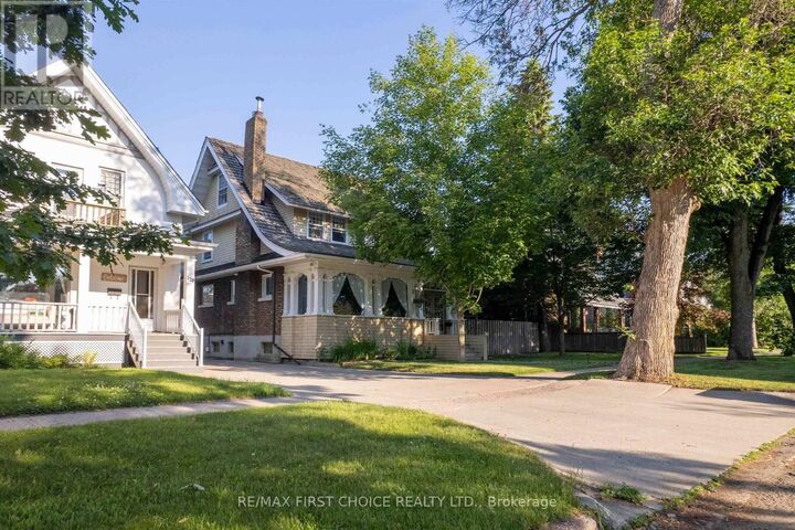 Property Photo: 427 Norah Street South ON P7E 1P1