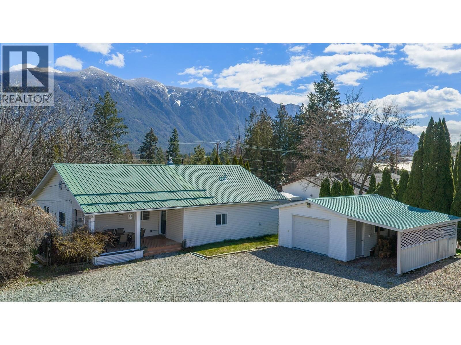 Property Photo: 3433 Erickson Road BC V0B 1G1