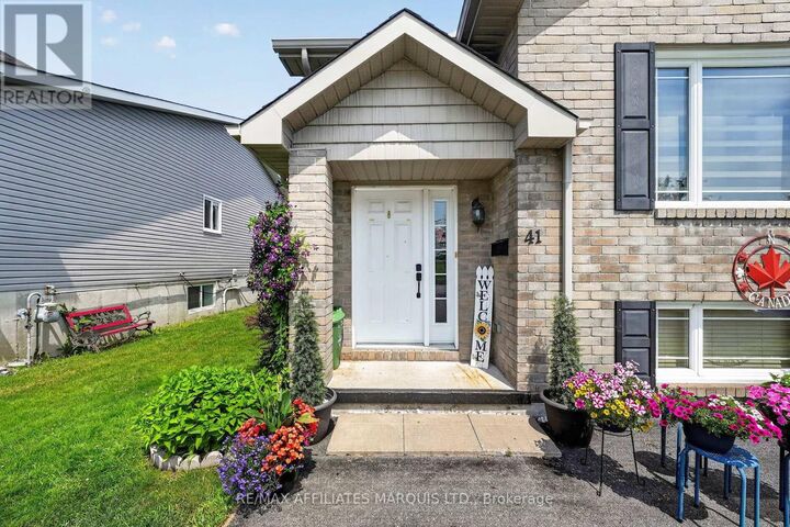 Property Photo:  41 Blackburn Drive  ON K6H 0B5 