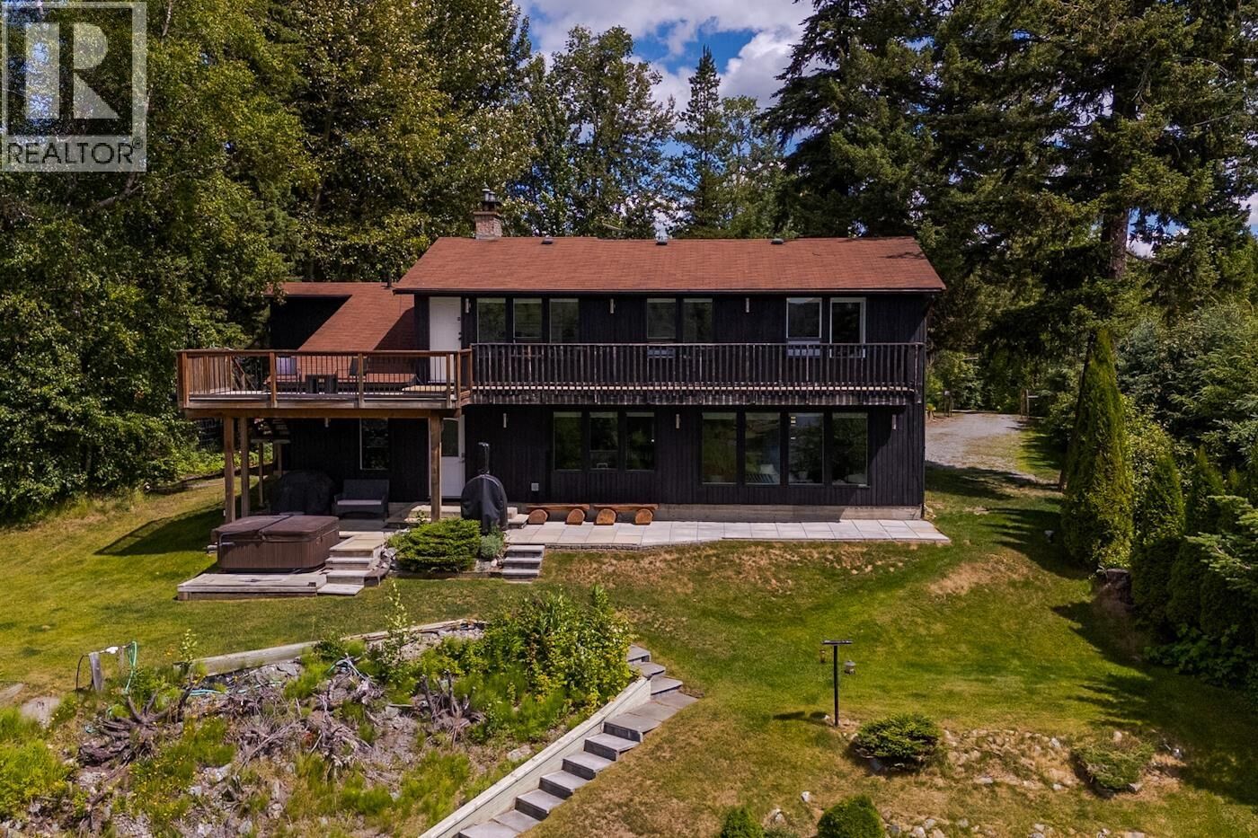 Property Photo: 9875 Lakeshore Drive BC V2K 5M8