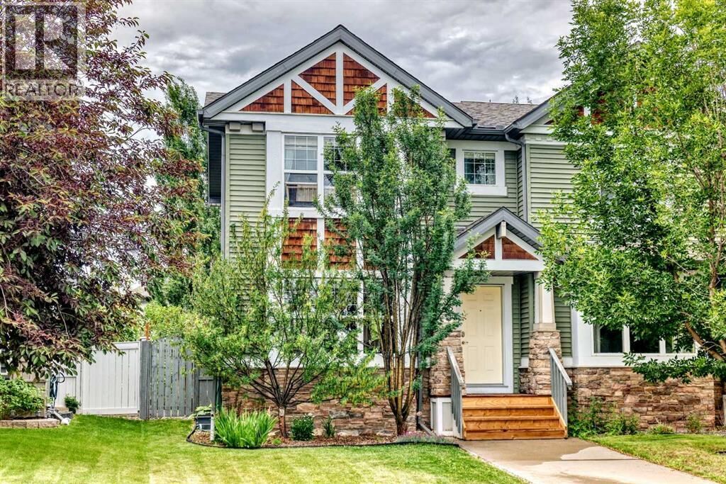 Property Photo:  22 Everwillow Circle Southwest  AB T2V 4V2 