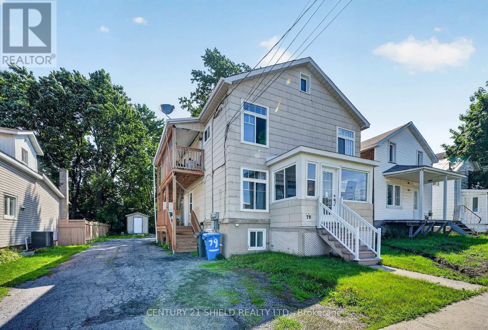 Property Photo: 79 Lefebvre Avenue ON K6H 5G6
