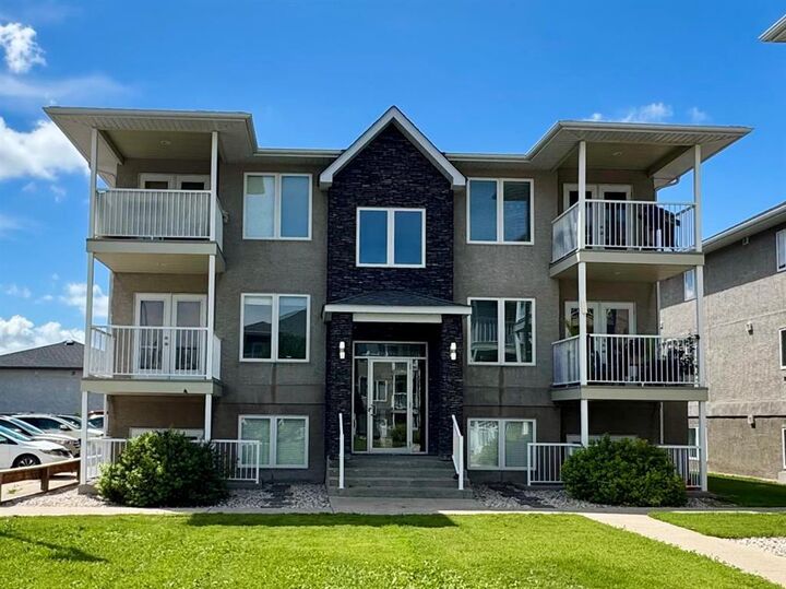 37 Willow Street — photo 1
