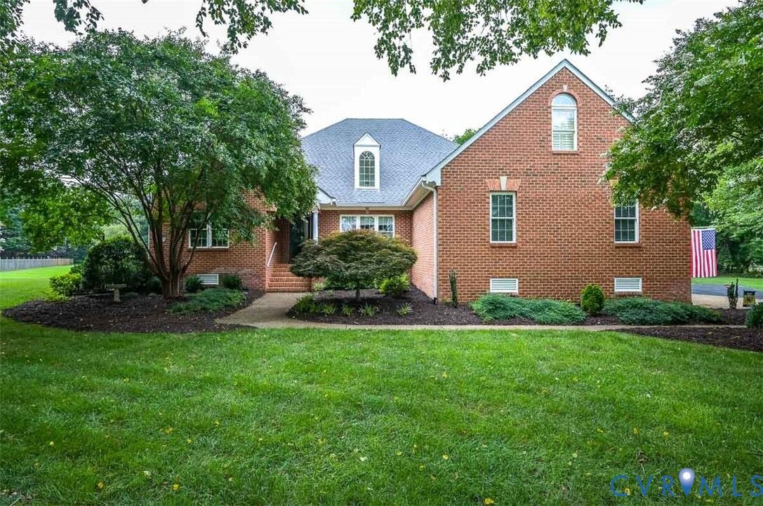 Property Photo: 7229 Pointe Place VA 23116