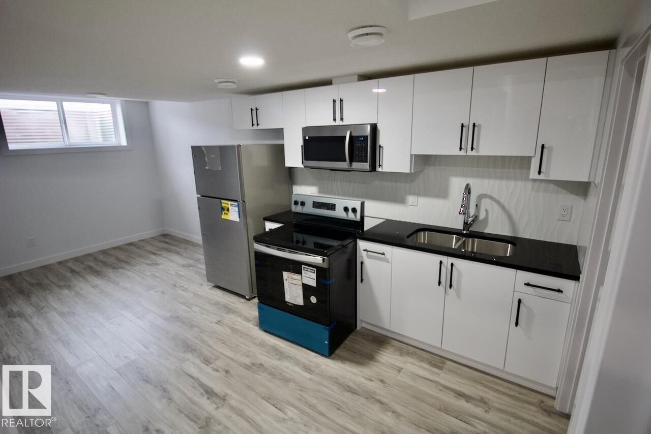 Property Photo:  8853 Carson Way SW Bsmt  AB T6W 5B8 