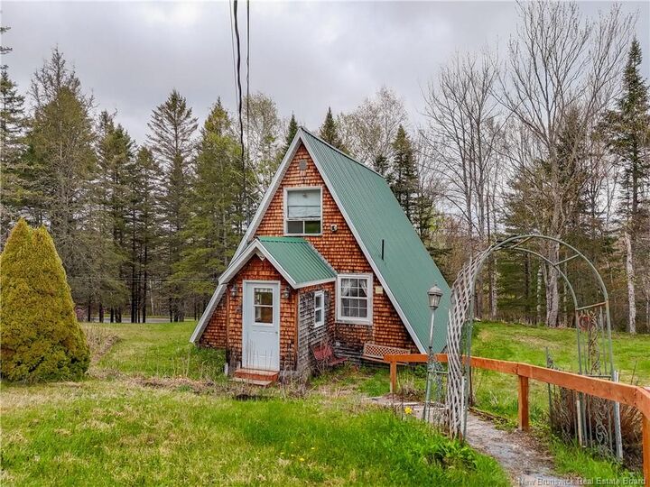 Property Photo:  8 Boyne Lane  NB E6L 1Z7 