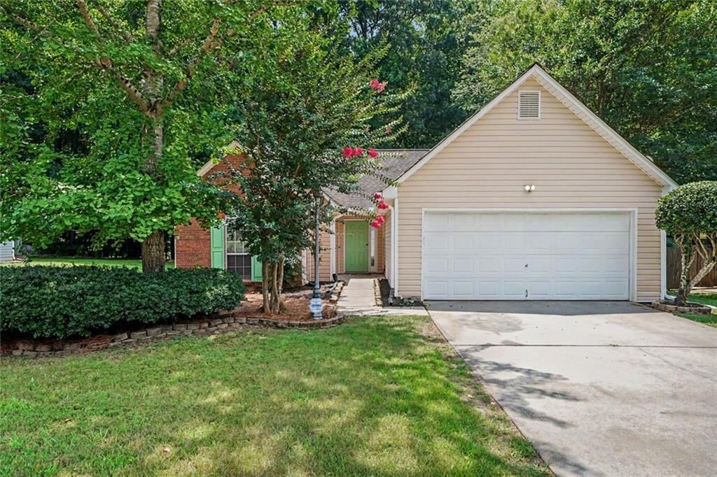 Property Photo: 155 Parkside Drive GA 30281