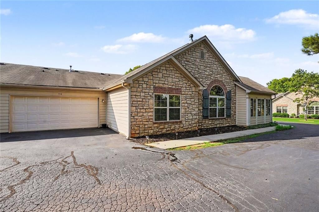 Property Photo:  416 Kenley Court  GA 30253 