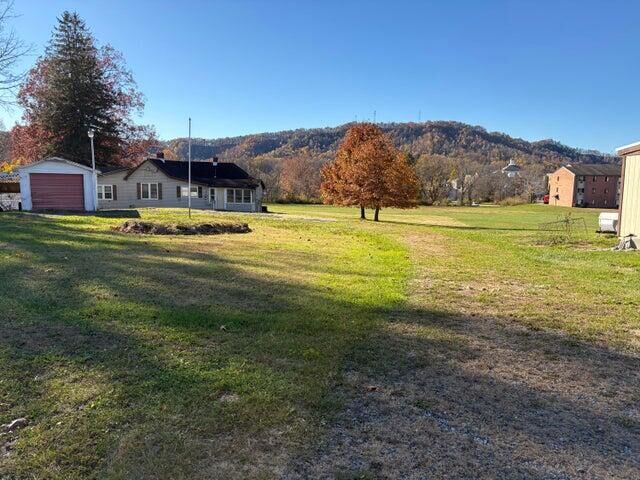 Property Photo:  520 Lloyd  WV 26651 