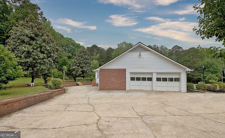 Property Photo:  105 Walden Way  GA 30214 