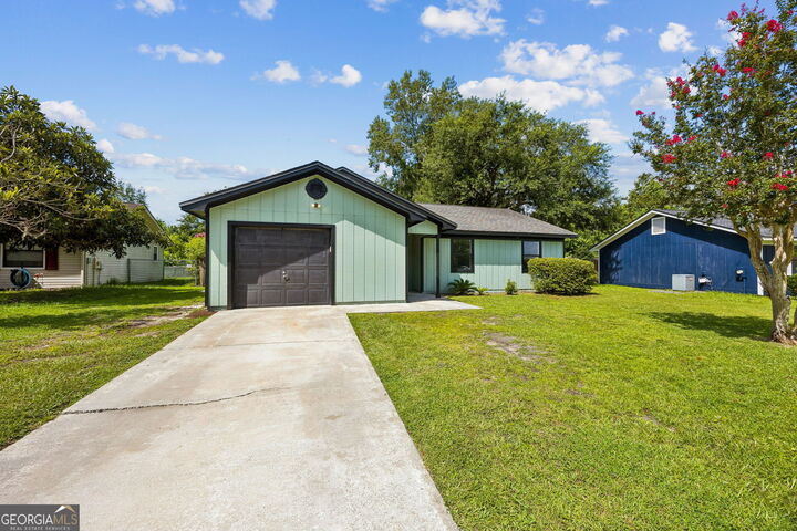 Property Photo: 307 Sunnyside Drive GA 31558
