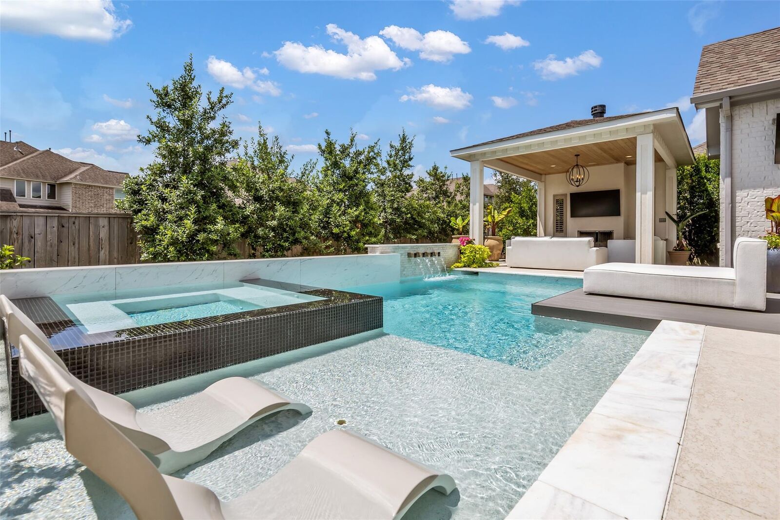 Property Photo: 18 Botanical Vista Drive TX 77375