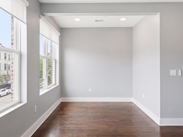 Property Photo:  50 Laidlaw Ave 2  NJ 07306 