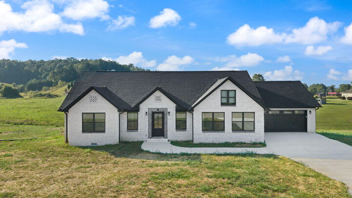 Property Photo: 425 Madison Cir Circle KY 40741