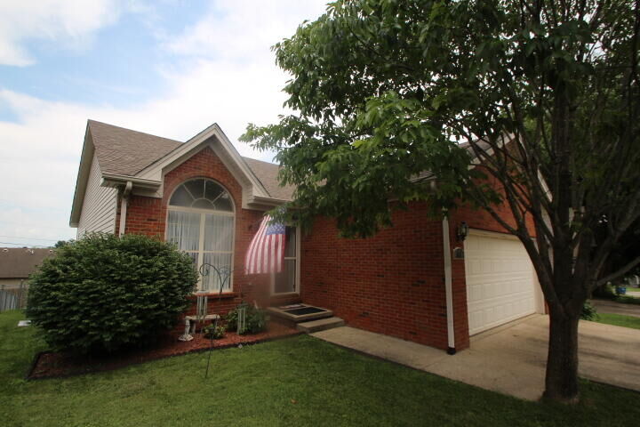 Property Photo:  109 Yorkshire Drive  KY 40342 