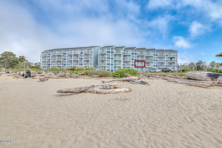 Property Photo:  5201 SW Highway 101 204  OR 97367 