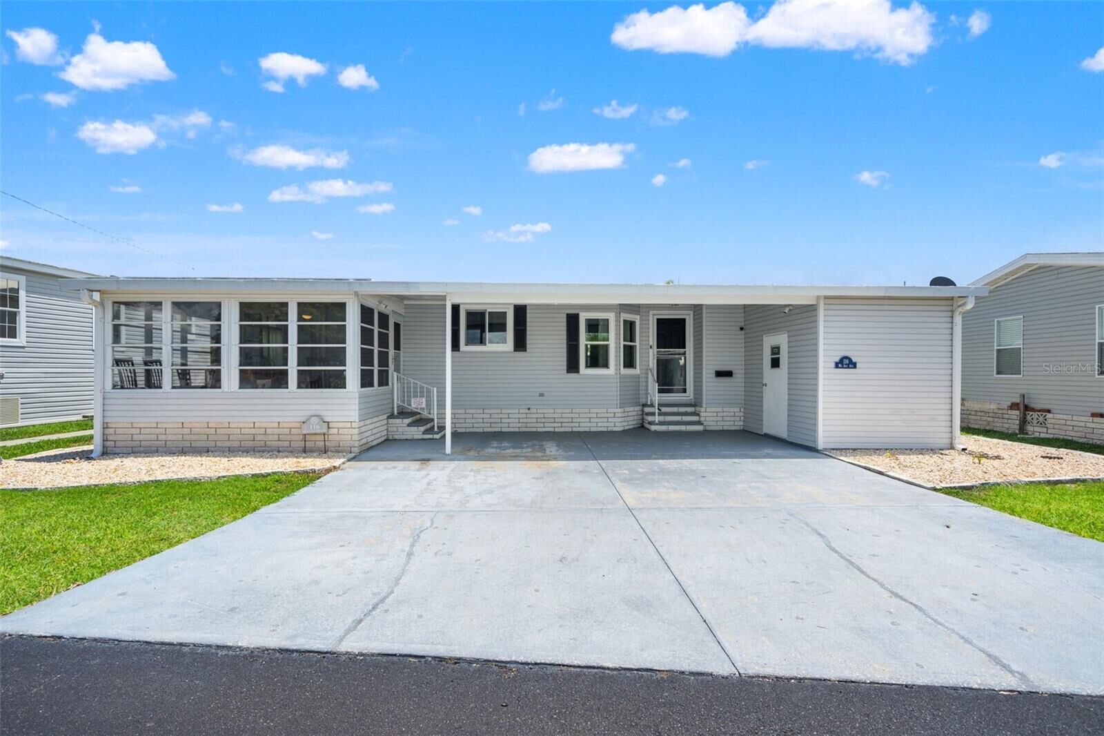 Property Photo:  116 Mount Isle Avenue NE 116  FL 33702 
