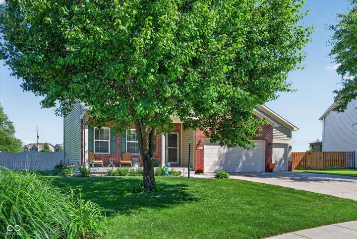 Property Photo:  9041 N River Chase Lane  IN 46055 