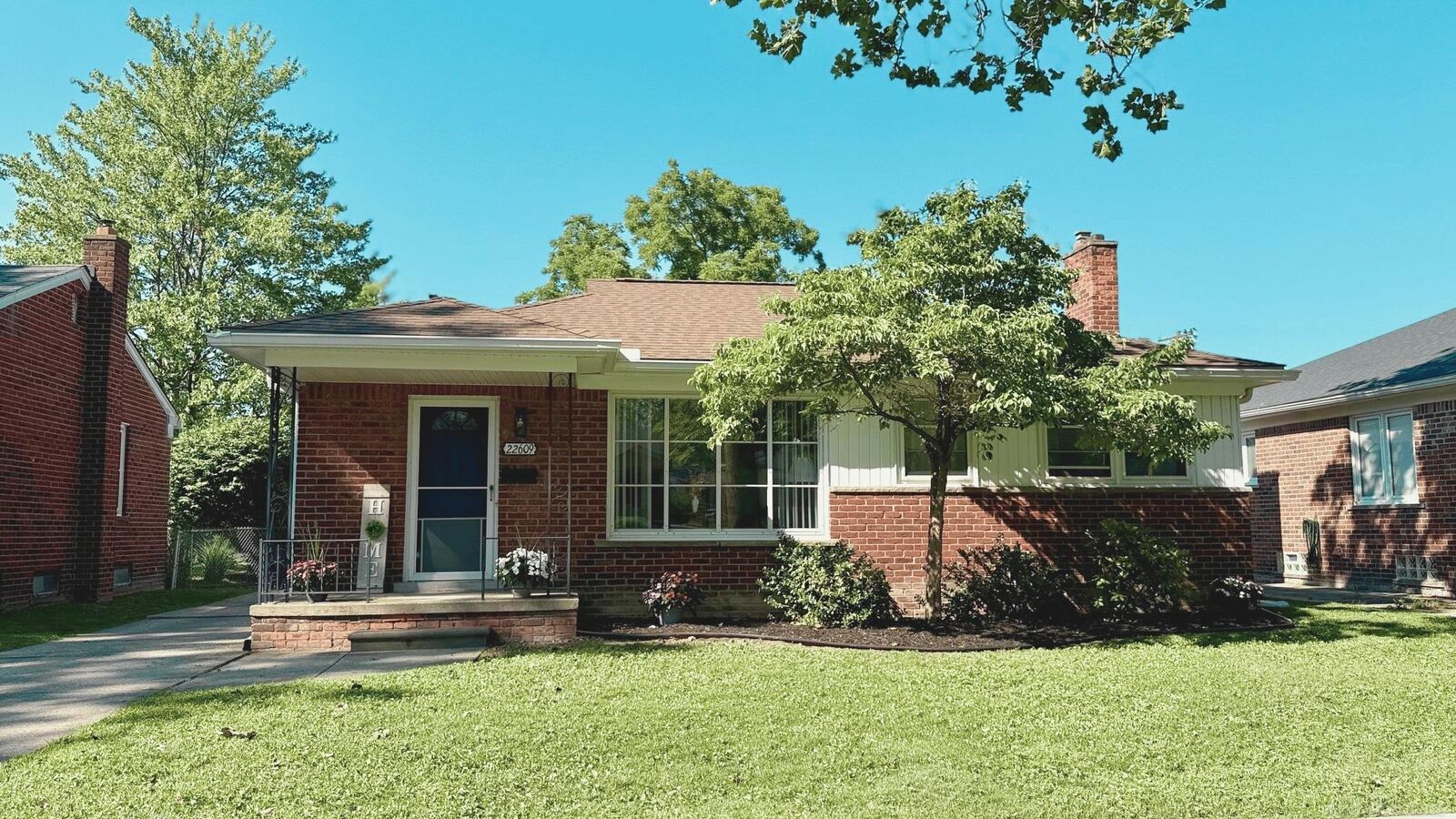 Property Photo: 22609 Edgewood Street MI 48080