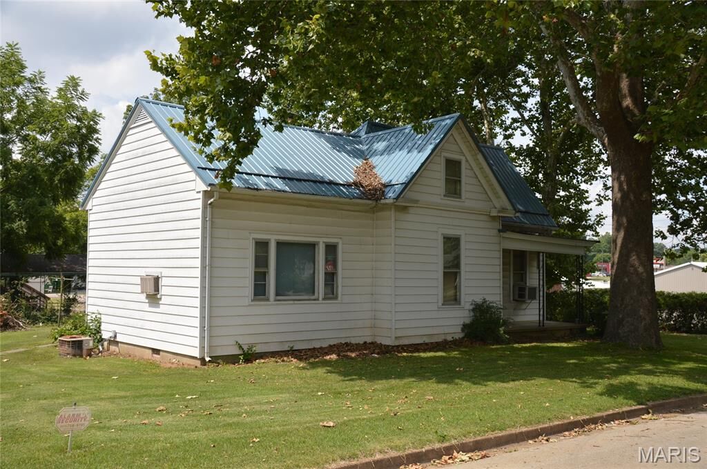 Property Photo:  602 Moore Street  MO 63640 