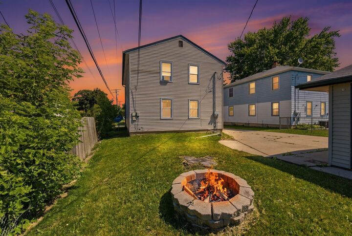 Property Photo: 4837 W Lynndale Ave WI 53220