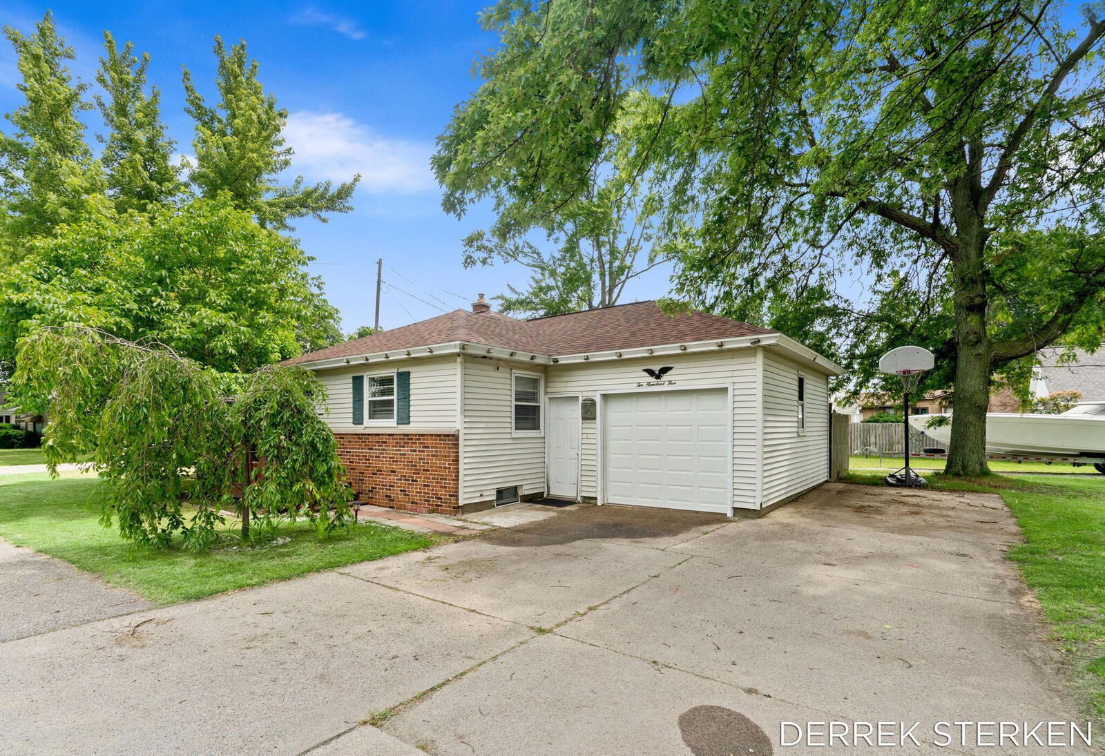 Property Photo: 205 N Franklin Street MI 49464