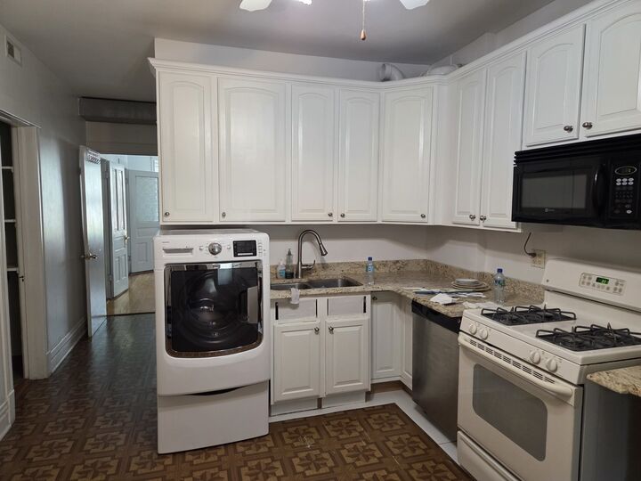 Property Photo:  2507 W Walton Street 1  IL 60622 
