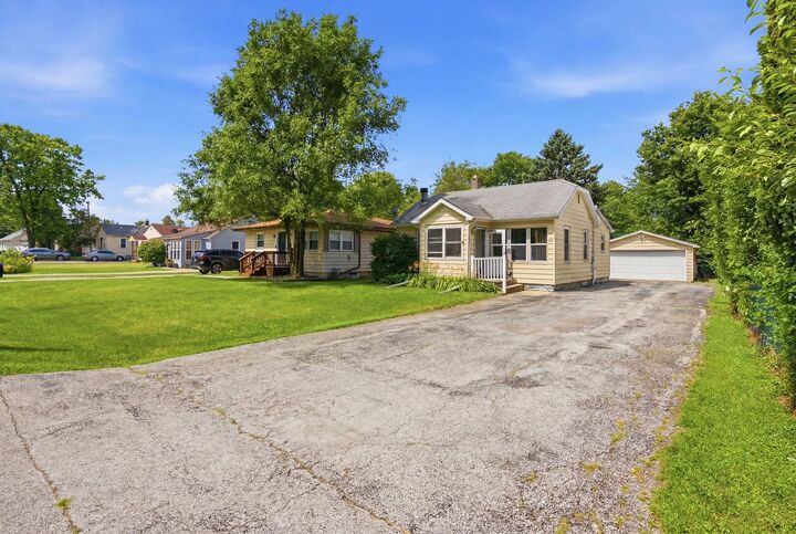 Property Photo:  1219 Gates Street  IL 60505 