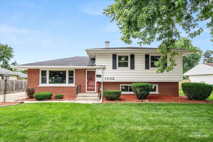 Property Photo: 1602 Avalon Avenue IL 60435