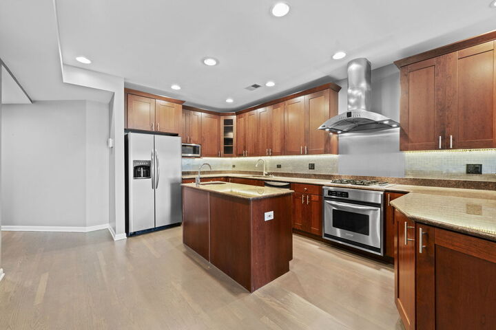 Property Photo:  1523 N Ashland Avenue 3  IL 60622 
