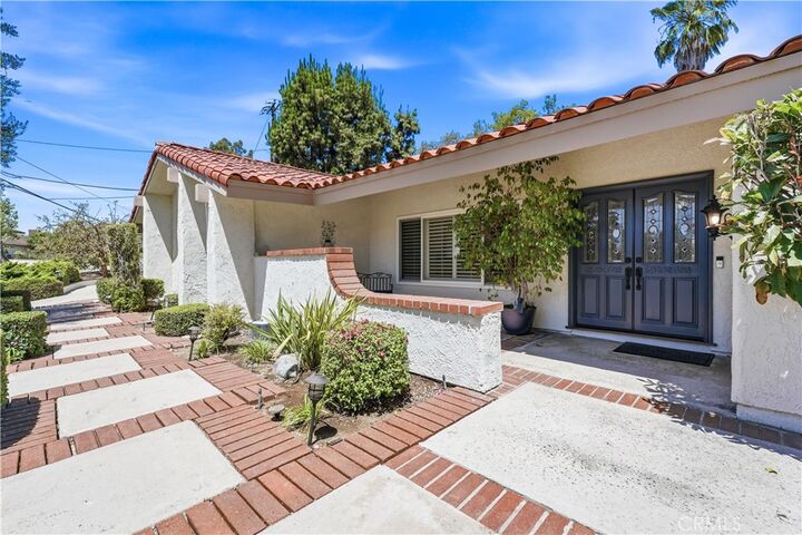 Property Photo:  2101 Pioneer Avenue  CA 92831 