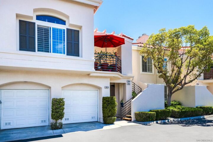 Property Photo:  28634 Via Valdez  CA 92677 