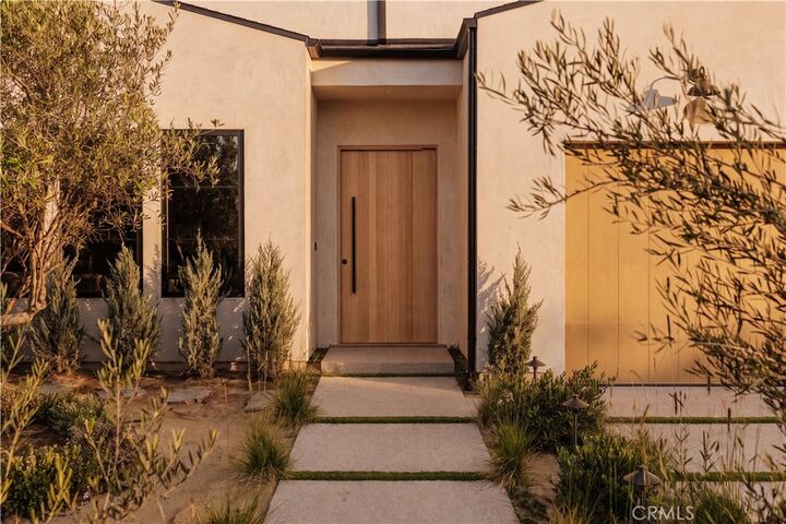 Property Photo: 4926 Nagle Avenue CA 91423