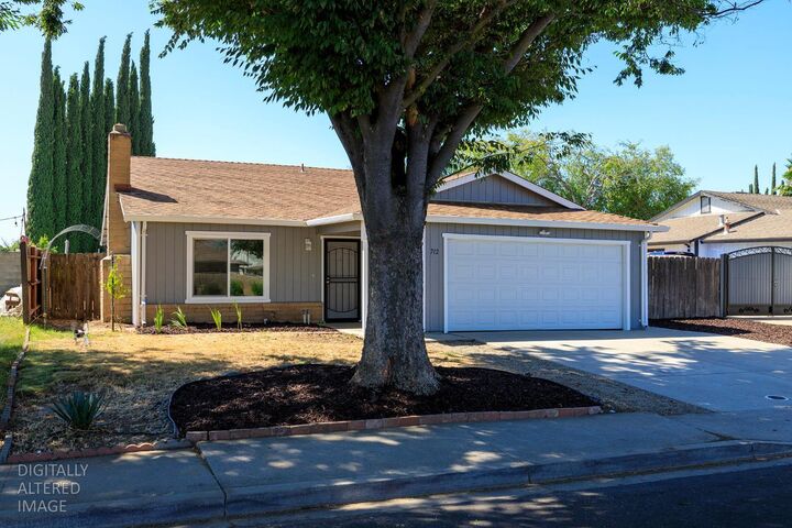 Property Photo: 712 Walnut Avenue CA 95363