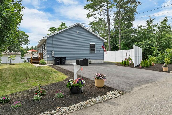 Property Photo:  3 Carver Street  NH 03235 