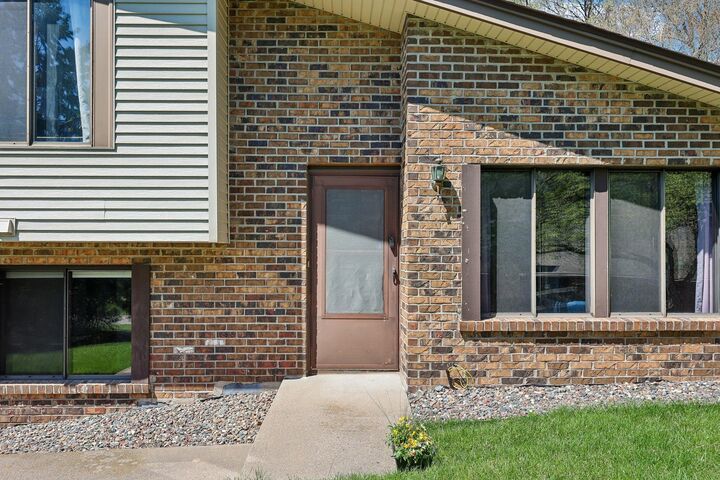 Property Photo:  13400 Pepperwood Circle  MN 55305 