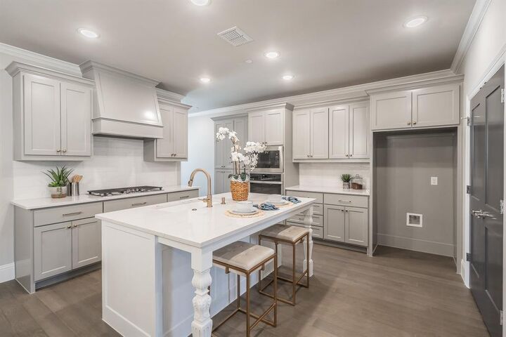 Property Photo: 305 Sunset Lane 103 TX 76114