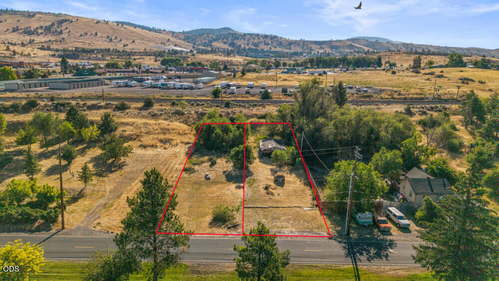 Property Photo: 3710 Lakeport Boulevard OR 97601