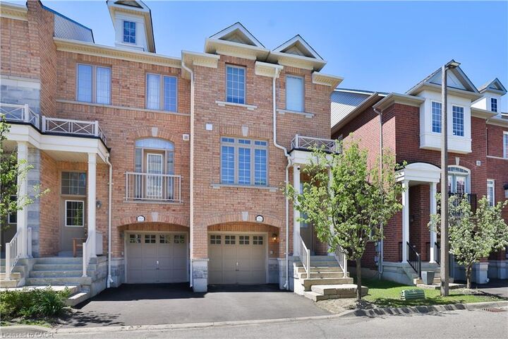 Property Photo: 7214 Triumph Lane ON L5N 0C5