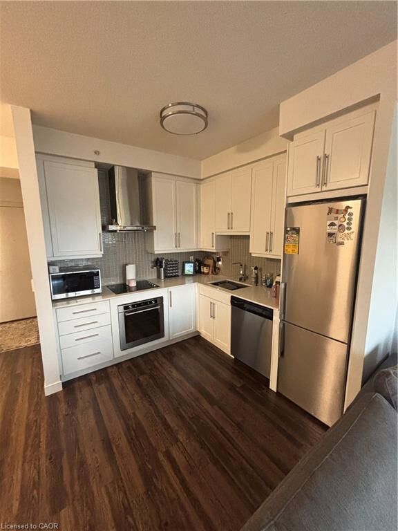 Property Photo: 2081 Fairview Street 711 ON L7R 0E4